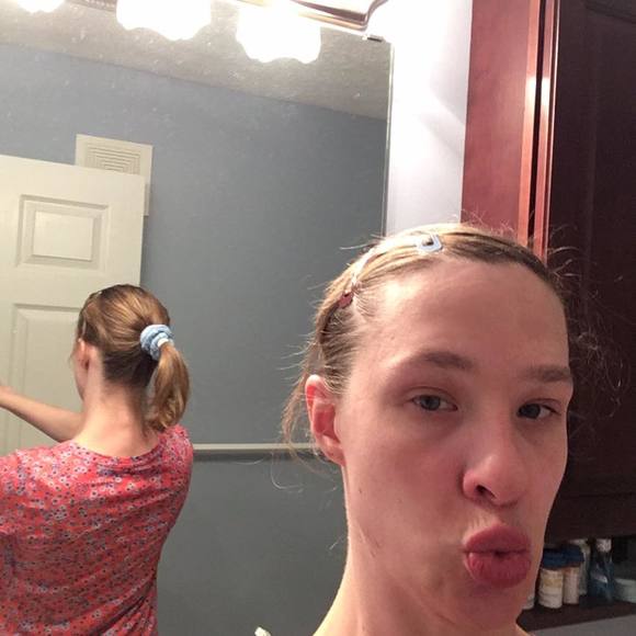 Meet your Posher, Laura - Picture 1 of 1